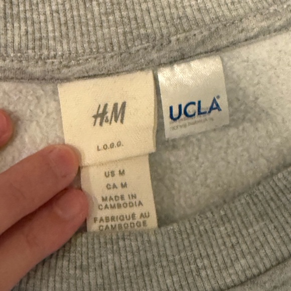 UCLA Grey and Black Oversized Crewneck - Picture 2 of 2